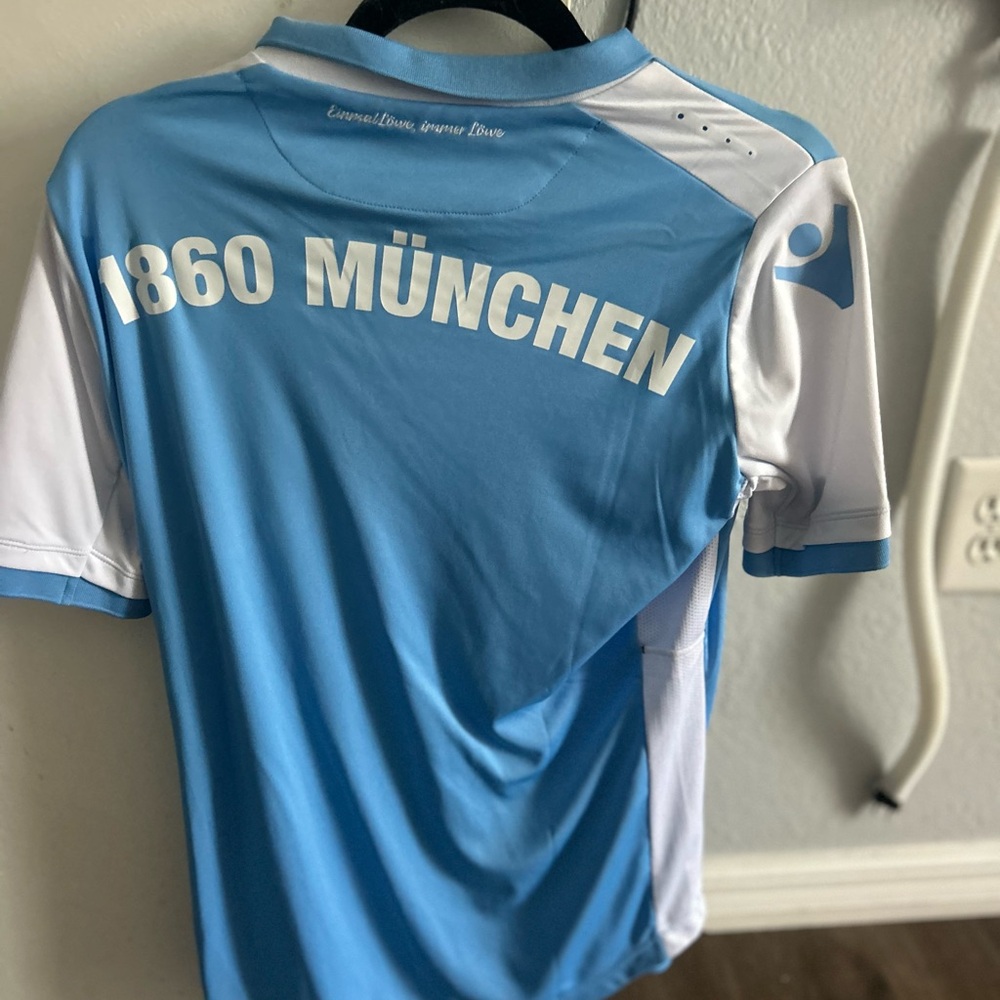 1860 Munich 2018/19 Home Shirt (Jersey) - Picture 2 of 4